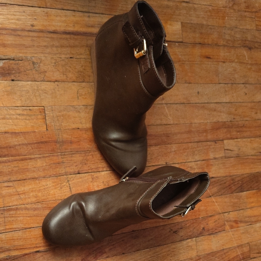 Sleek Brown Leather Ankle Booties with Buckle
